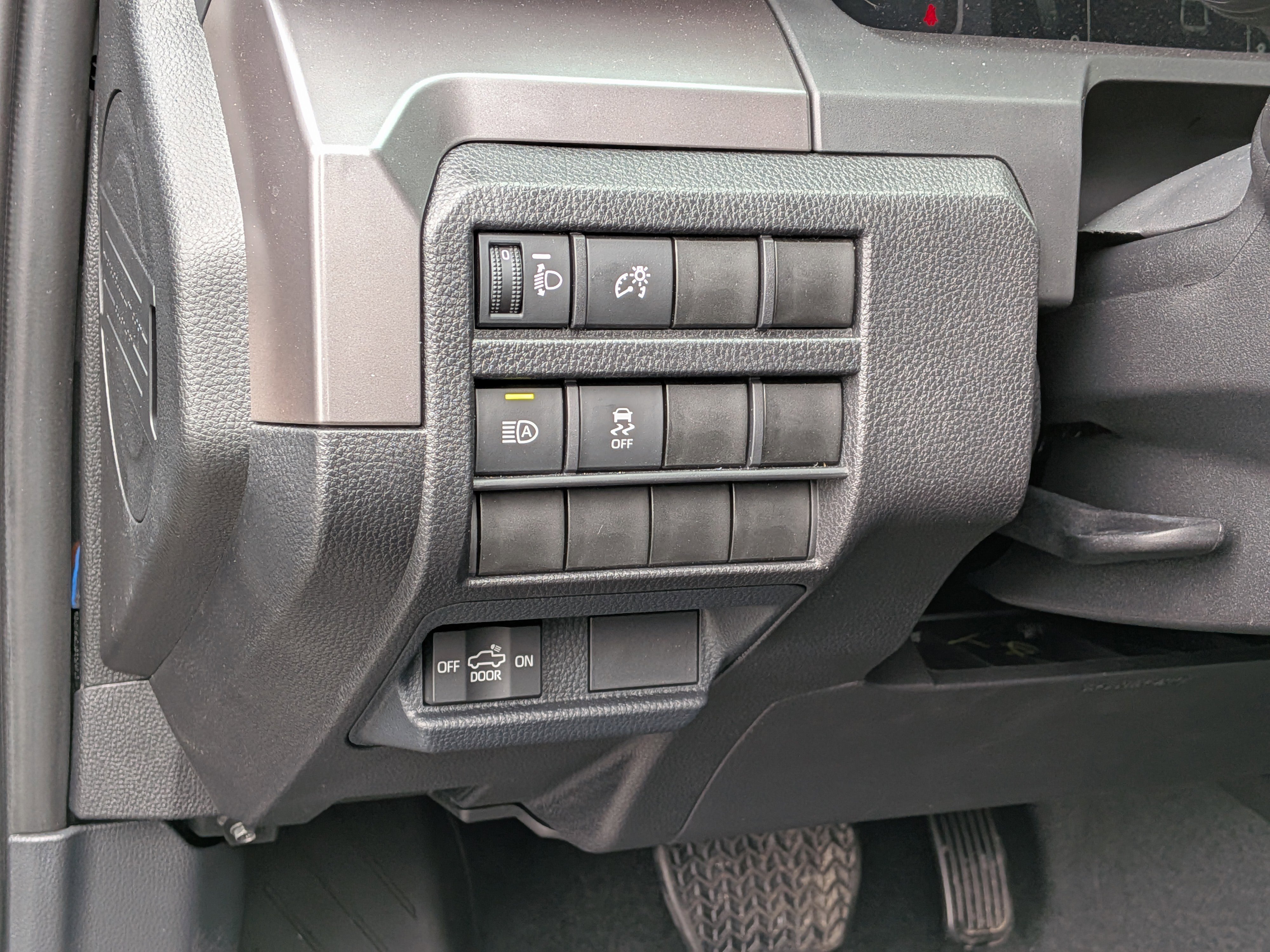 Used 2025 Toyota Tacoma SR5 image 18