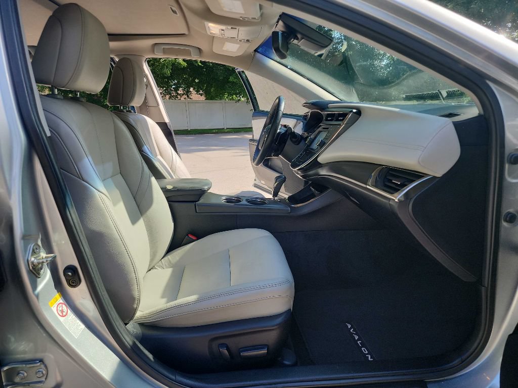Used 2017 Toyota Avalon XLE FWD image 43