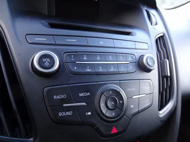 Used 2016 Ford Focus SE FWD image 9