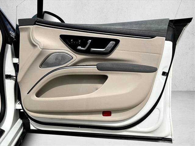 Used 2022 Mercedes-Benz EQS 450+ Sedan image 18