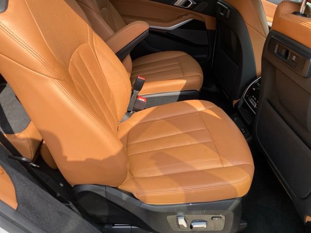 Used 2021 BMW X7 xDrive40i w/ Premium Package AWD/4WD image 39