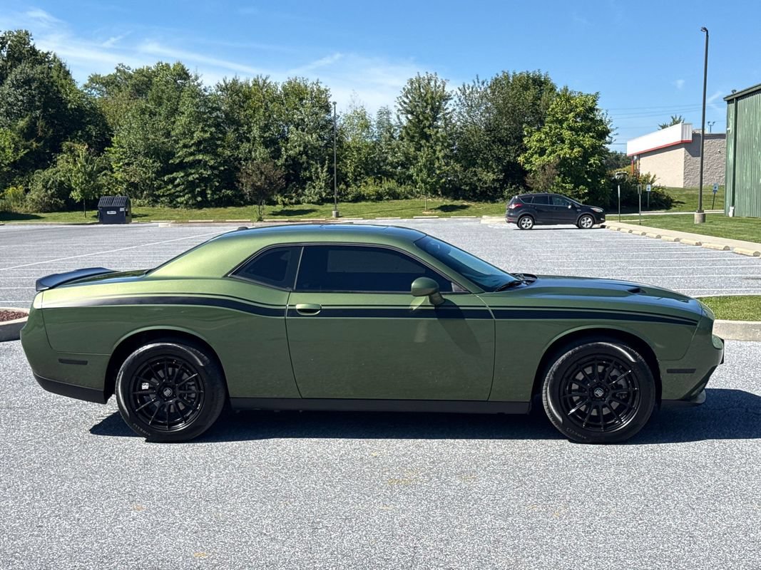 Used 2023 Dodge Challenger SXT AWD/4WD image 9