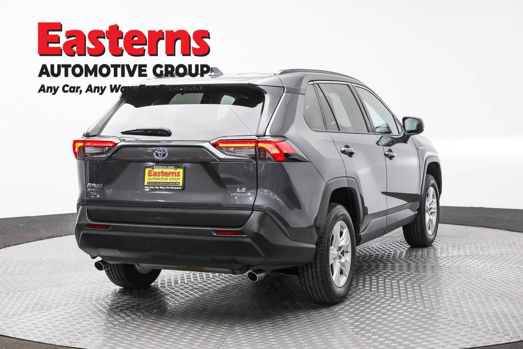 Used 2021 Toyota RAV4 LE image 5