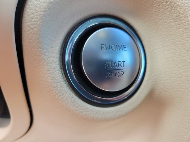 Used 2016 Mercedes-Benz SLK 300 image 24
