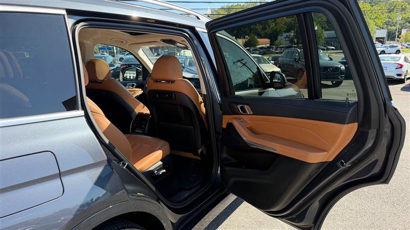 Used 2021 BMW X7 xDrive40i w/ Premium Package 2 AWD/4WD image 40