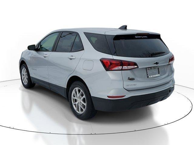 Used 2022 Chevrolet Equinox LS w/ LS Convenience Package image 3