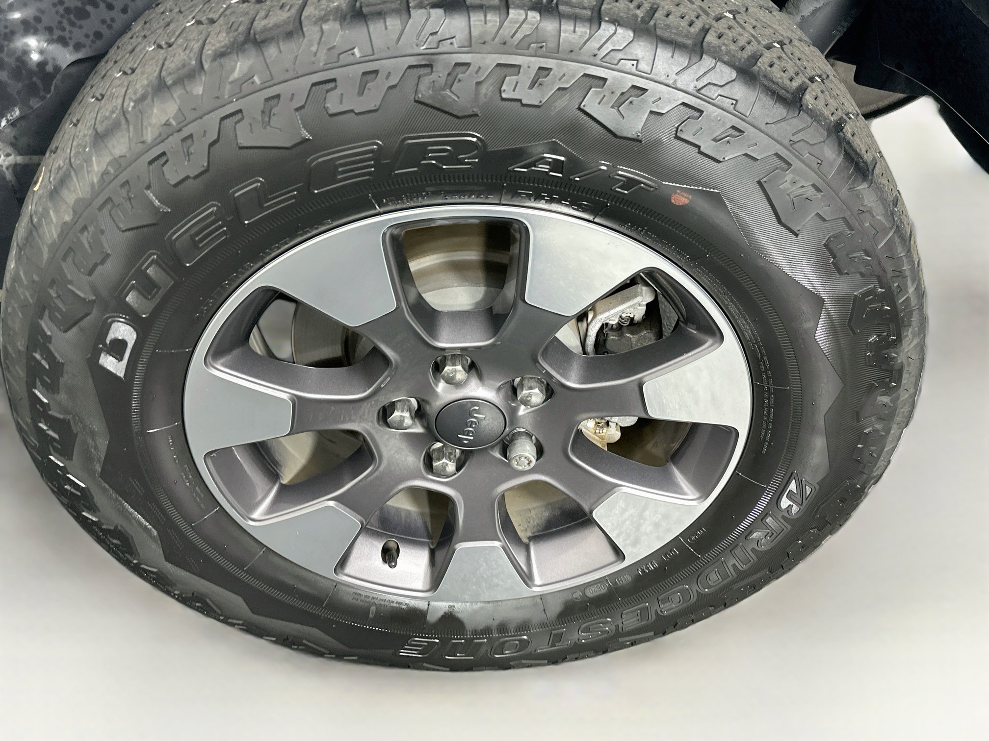 Used 2020 Jeep Wrangler Unlimited Sahara AWD/4WD image 11