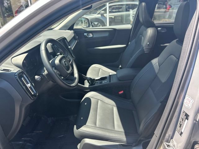Certified 2025 Volvo XC40 B5 Core AWD/4WD image 21