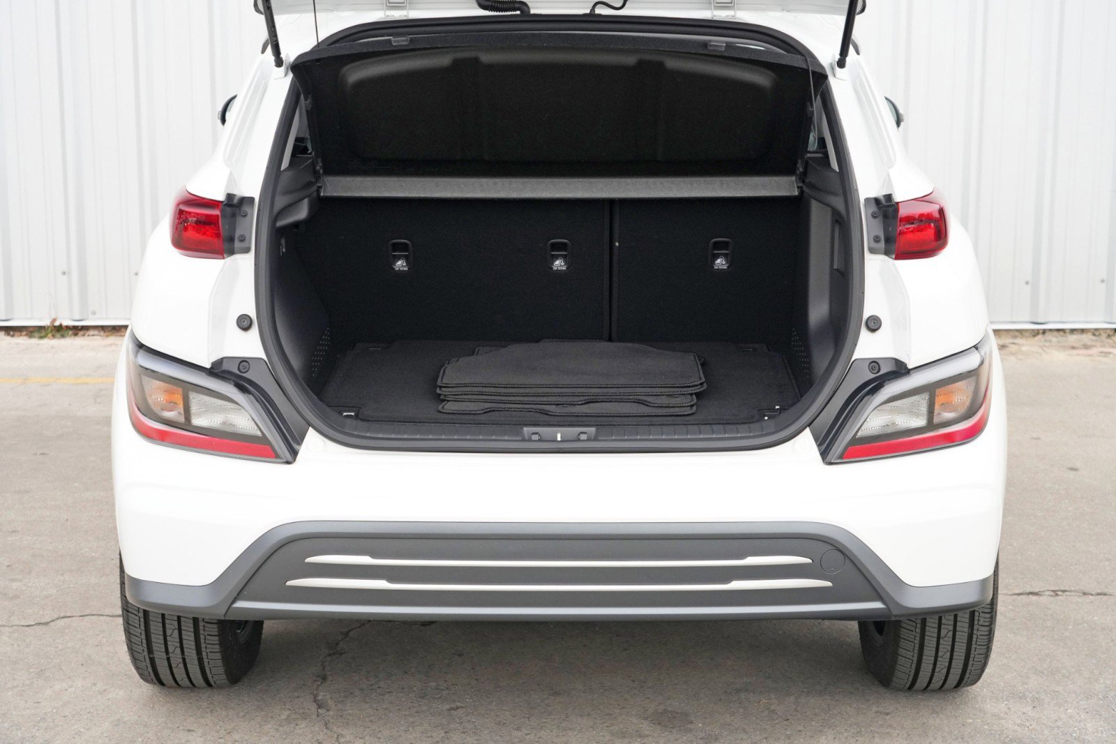 Used 2022 Hyundai Kona SEL w/ Convenience Package FWD image 9