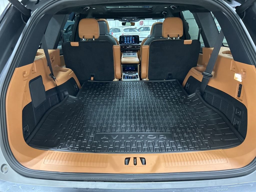 Certified 2025 Lincoln Aviator Black Label w/ Jet Appearance Package image 29