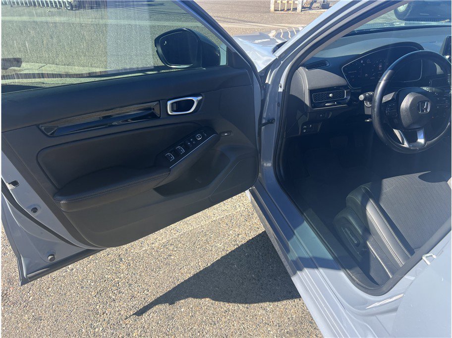 Used 2022 Honda Civic Touring image 12