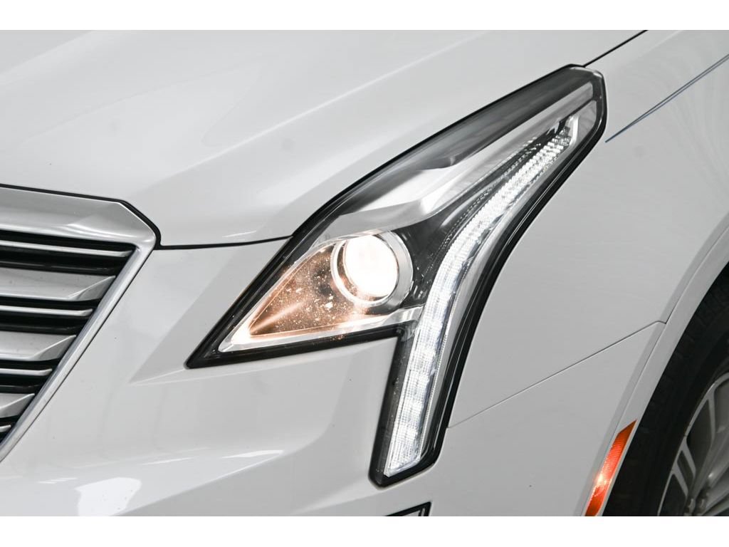 Used 2018 Cadillac XT5 Luxury w/ Driver Awareness Package AWD/4WD image 24