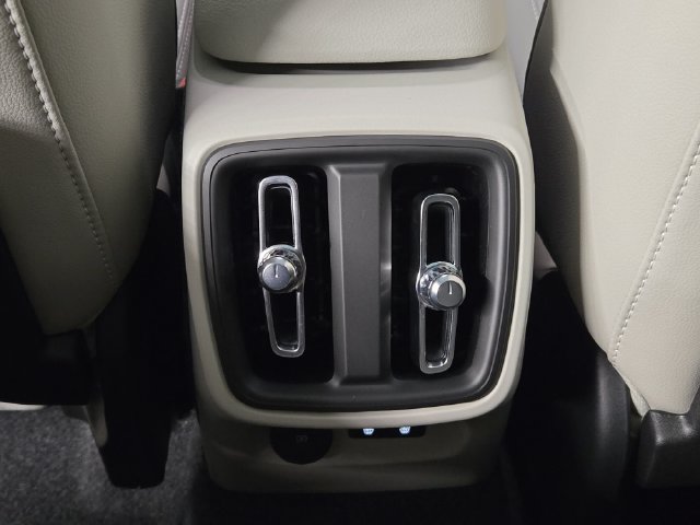 New 2026 Volvo XC40 B5 Plus w/ Protection Package Premier AWD/4WD image 28