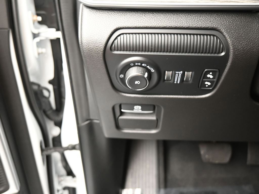 Used 2023 Jeep Wagoneer Series III w/ Preferred Equipment Group image 33