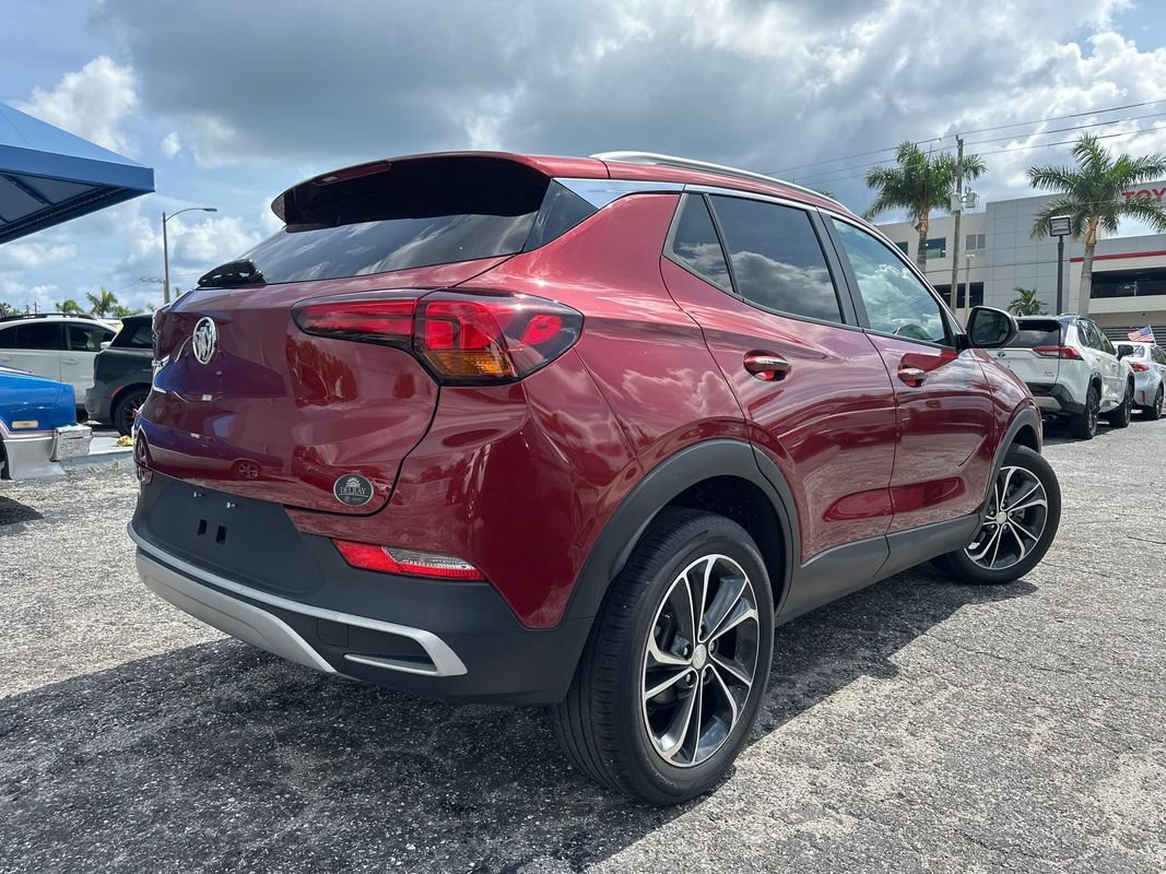 Used 2022 Buick Encore GX Select FWD image 2