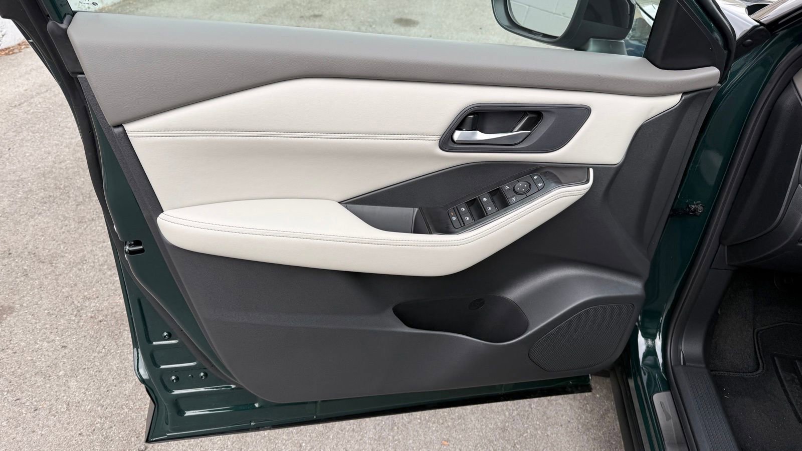 New 2026 Nissan Rogue SV AWD/4WD image 12