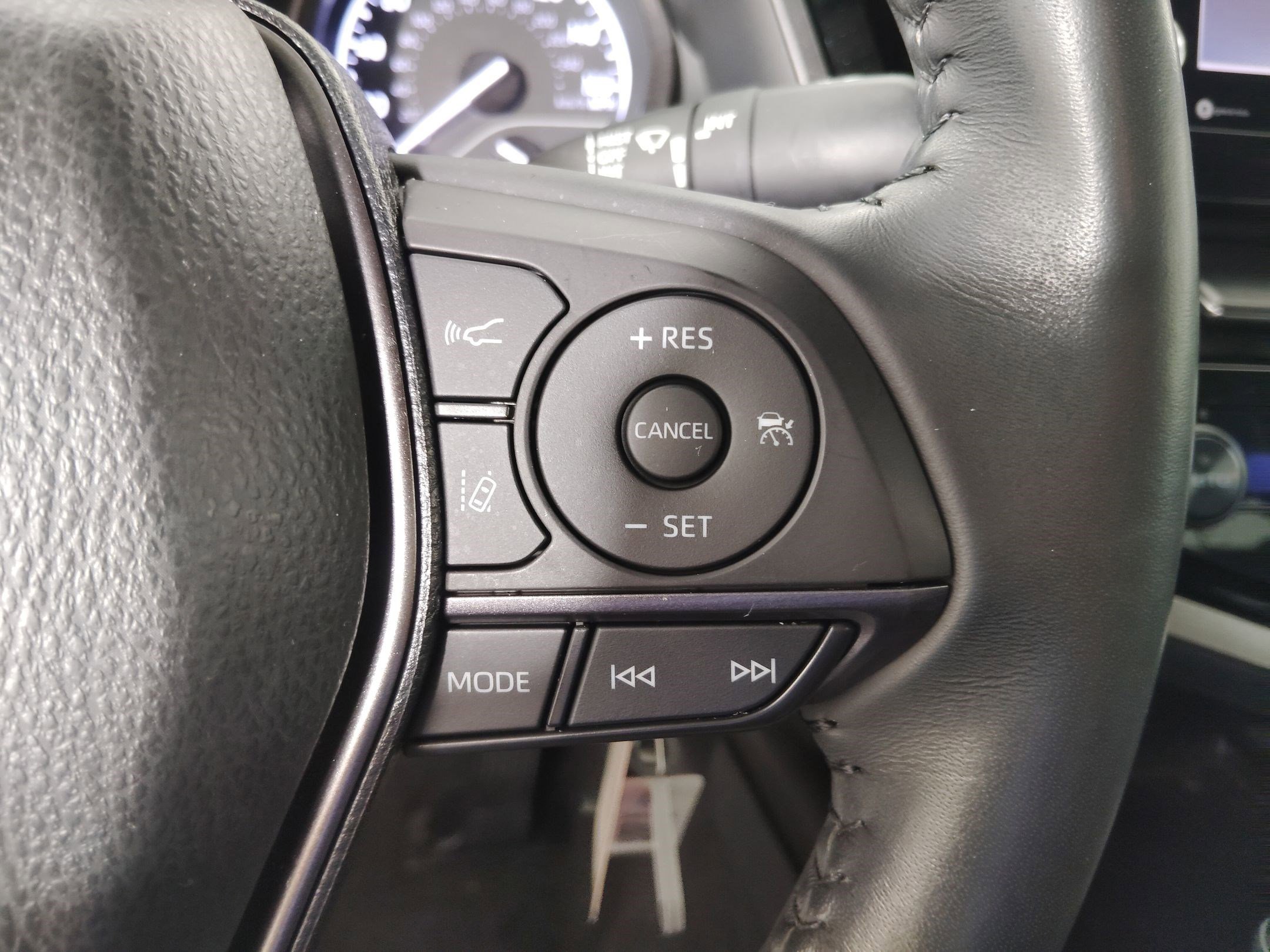 Used 2022 Toyota Camry SE image 25