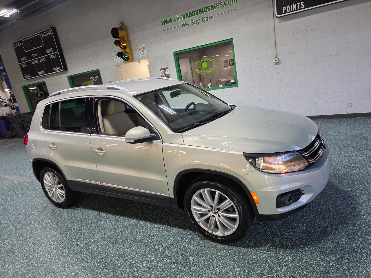 Used 2014 Volkswagen Tiguan SEL FWD image 4