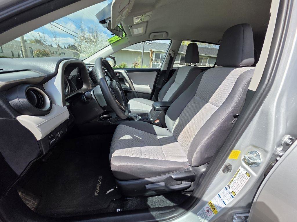 Used 2014 Toyota RAV4 LE AWD/4WD image 14