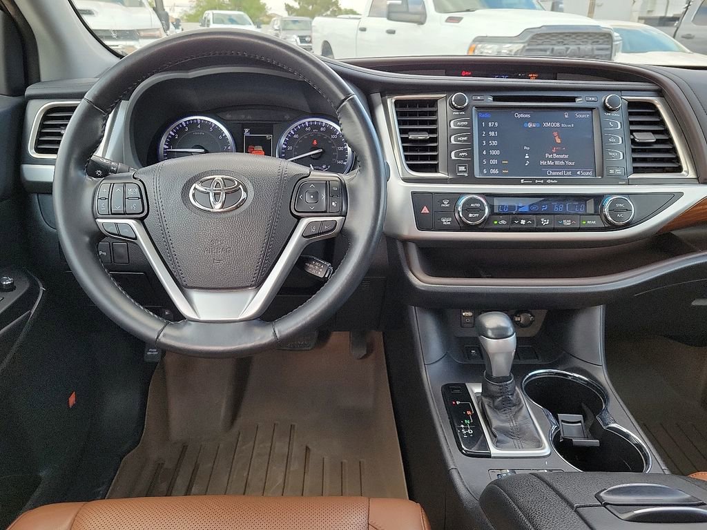 Used 2019 Toyota Highlander Limited FWD image 17