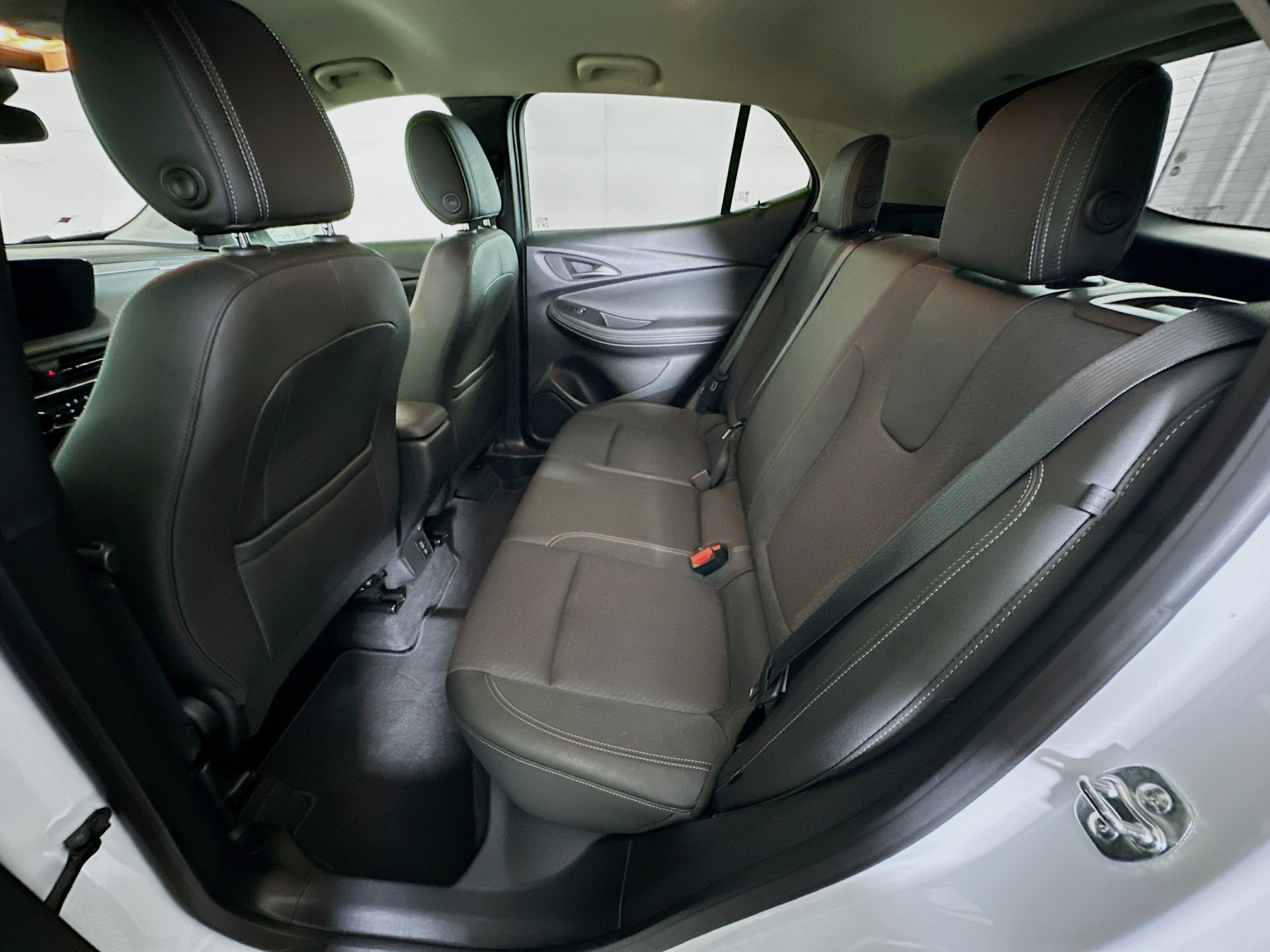 Used 2025 Buick Encore GX Preferred image 26