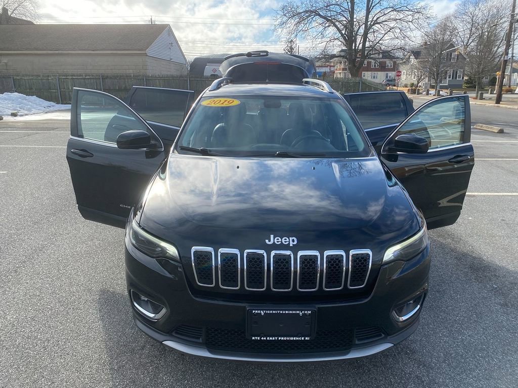 Used 2019 Jeep Cherokee Limited image 29