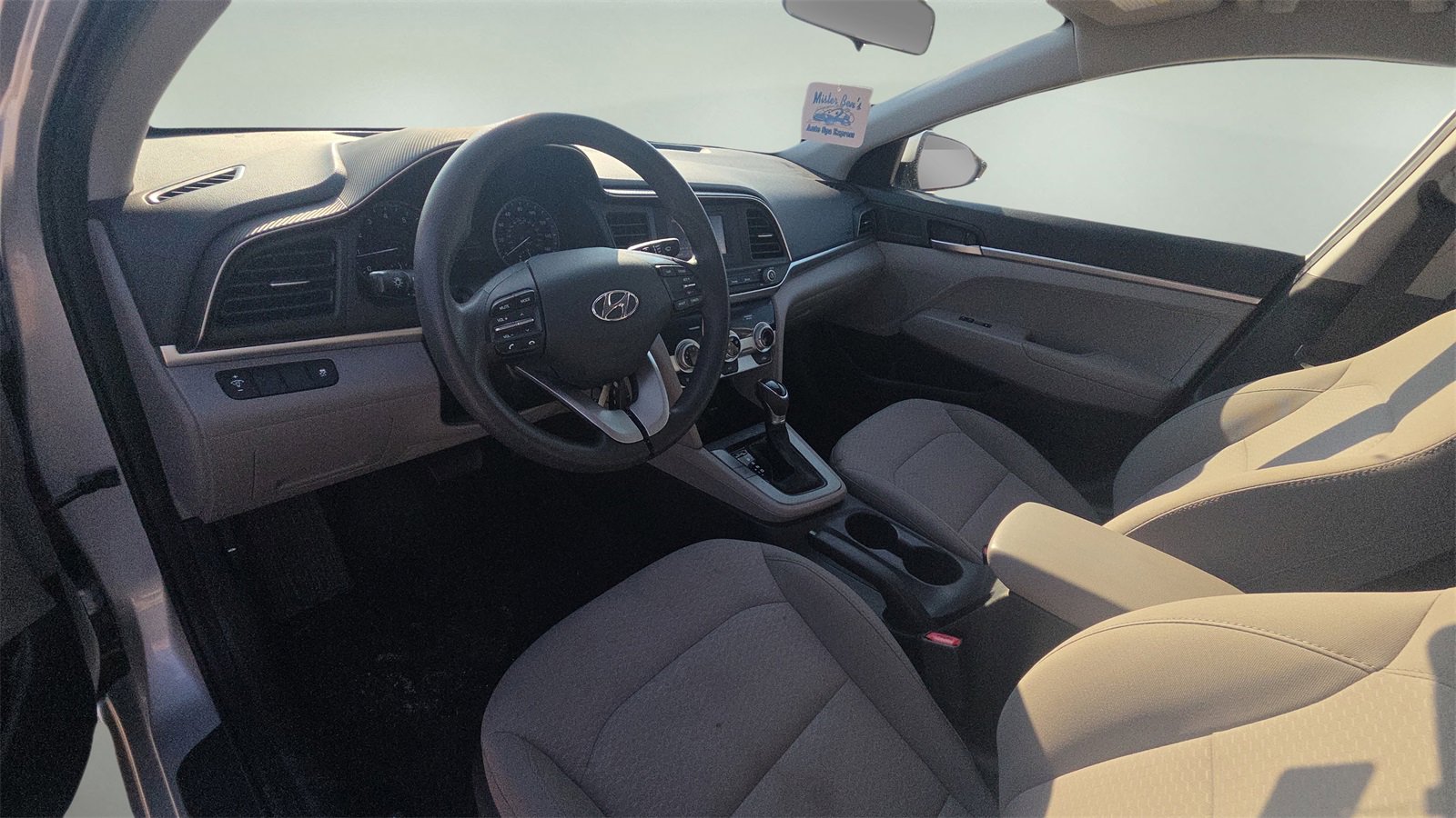 Used 2019 Hyundai Elantra SE image 20