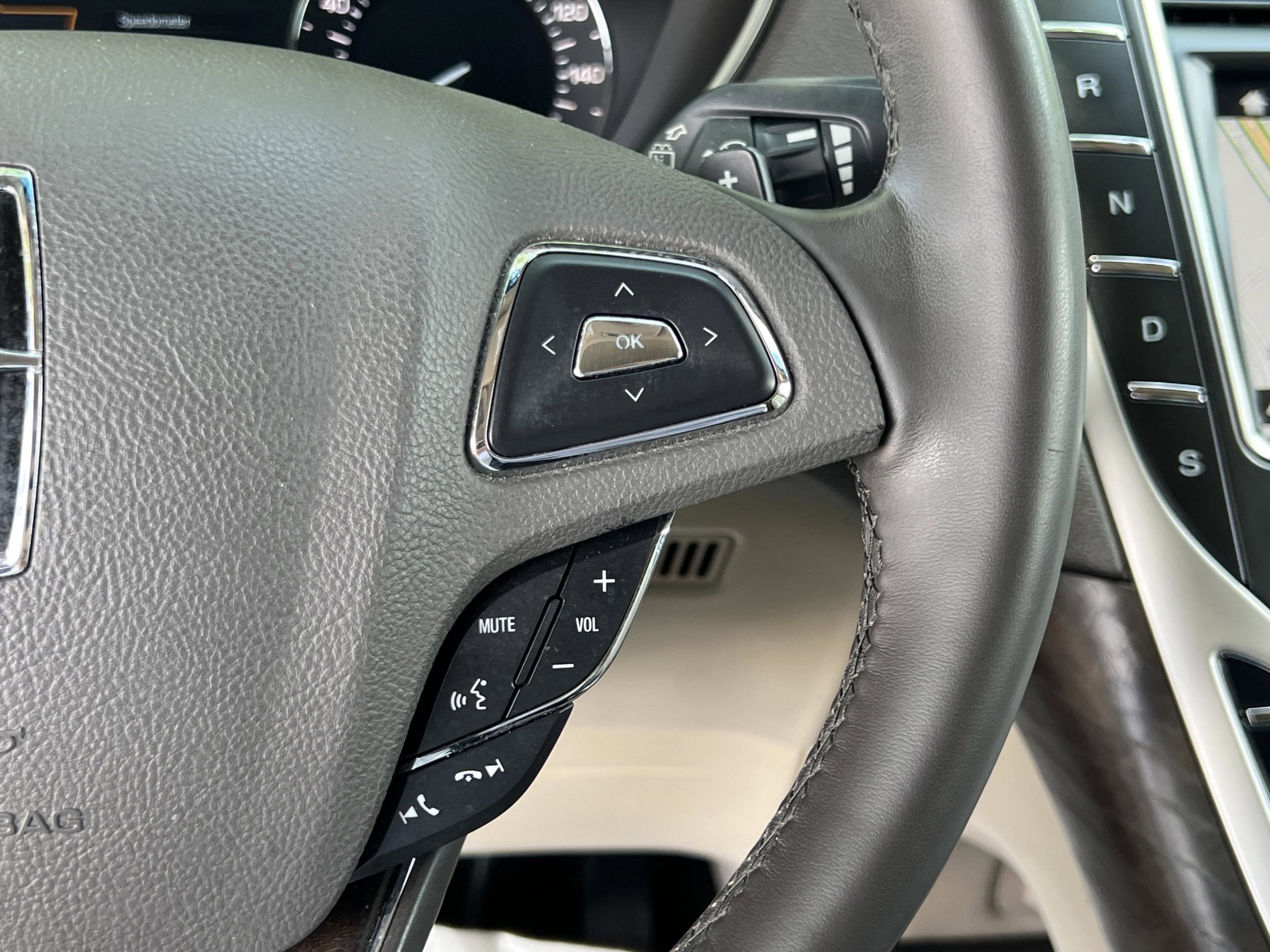 Used 2017 Lincoln MKX Select w/ Select Plus Package FWD image 12
