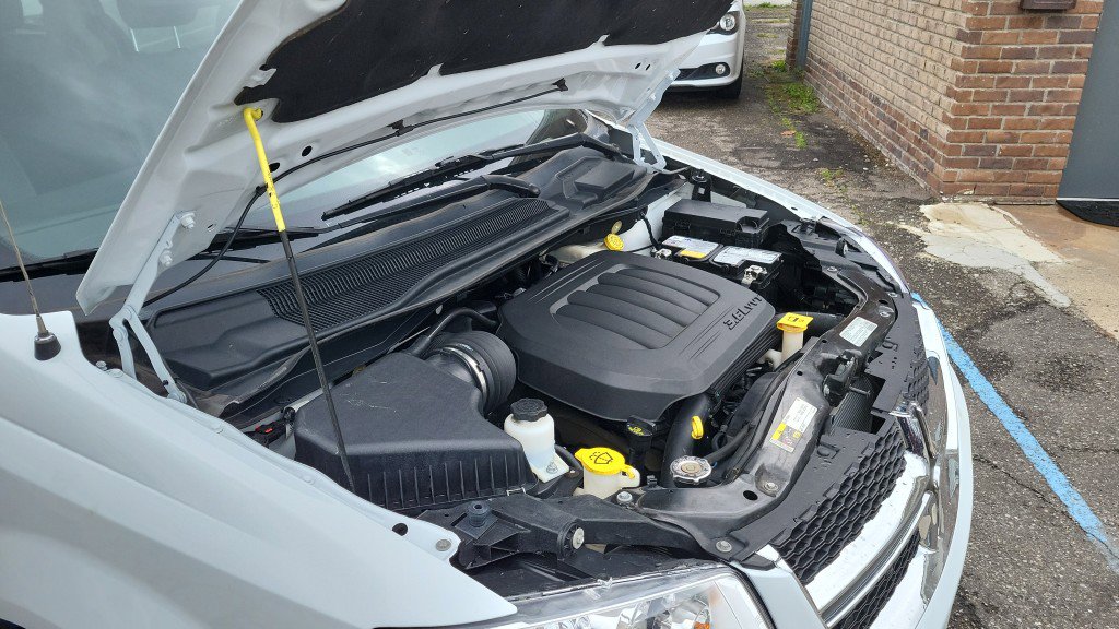 Used 2019 Dodge Grand Caravan SXT image 38