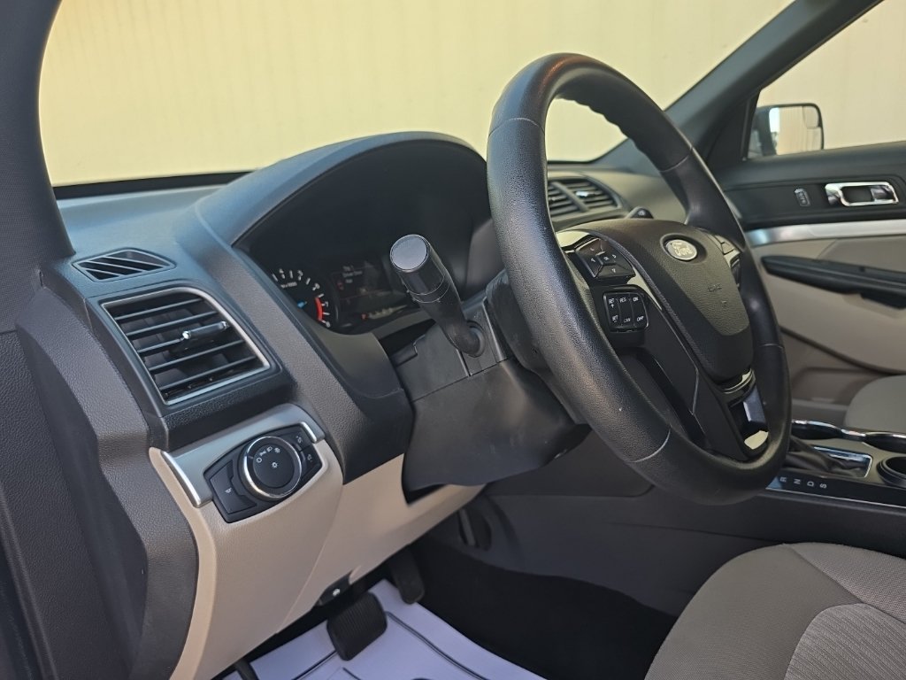 Used 2019 Ford Explorer FWD image 17