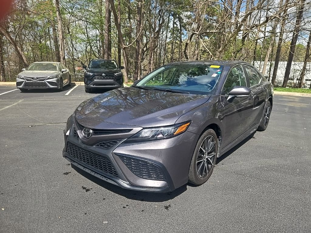 Used 2024 Toyota Camry SE w/ Cold Weather Package image 14