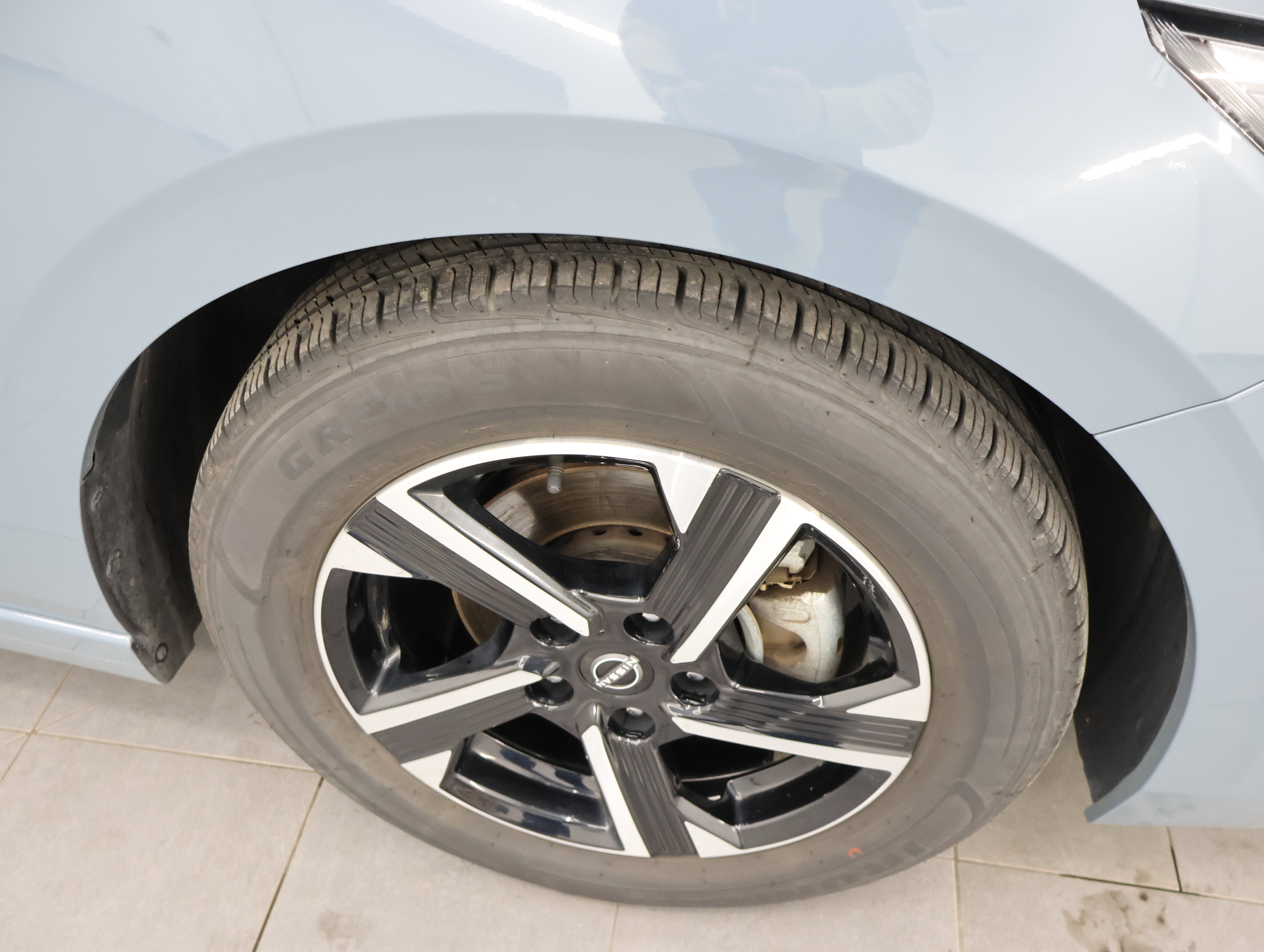 Used 2024 Nissan Sentra SV FWD image 3