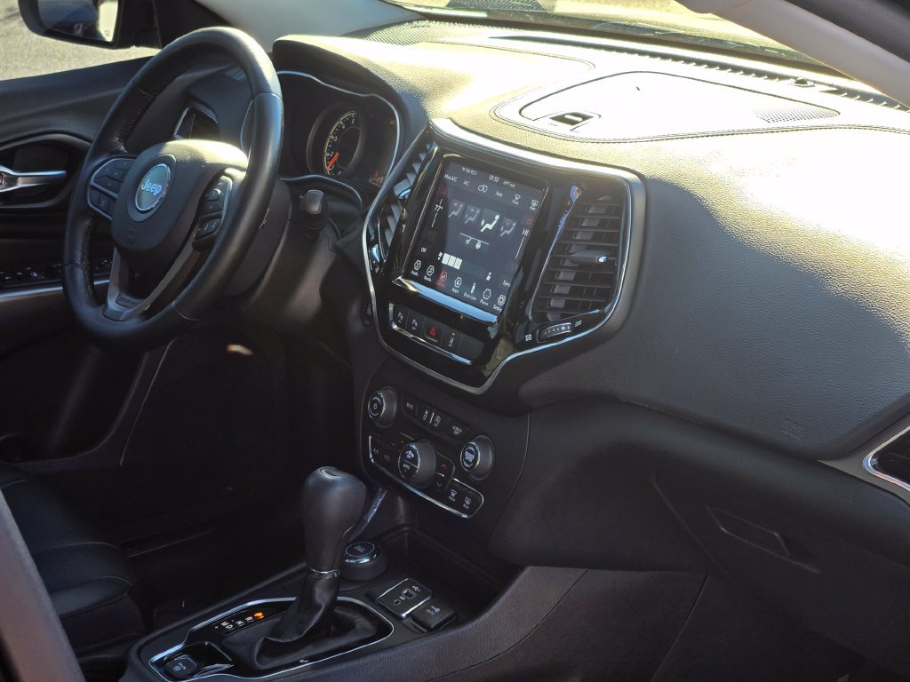 Used 2021 Jeep Cherokee Limited w/ Trailer Tow Group AWD/4WD image 13