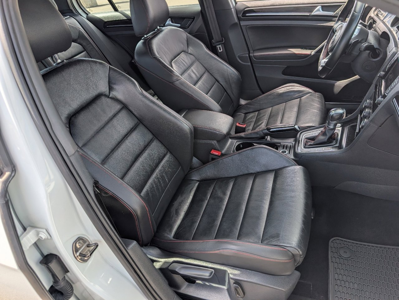 Used 2015 Volkswagen GTI Autobahn w/ Lighting Package (SEL) image 8