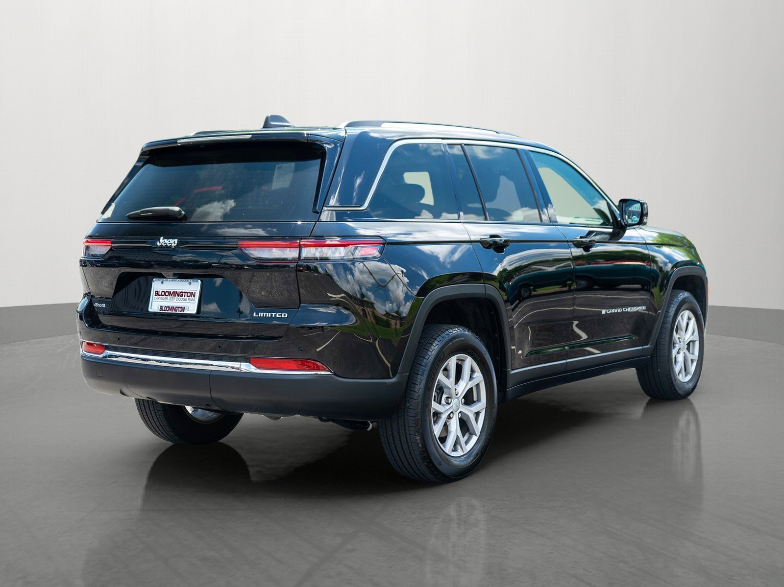 Used 2022 Jeep Grand Cherokee Limited AWD/4WD image 7