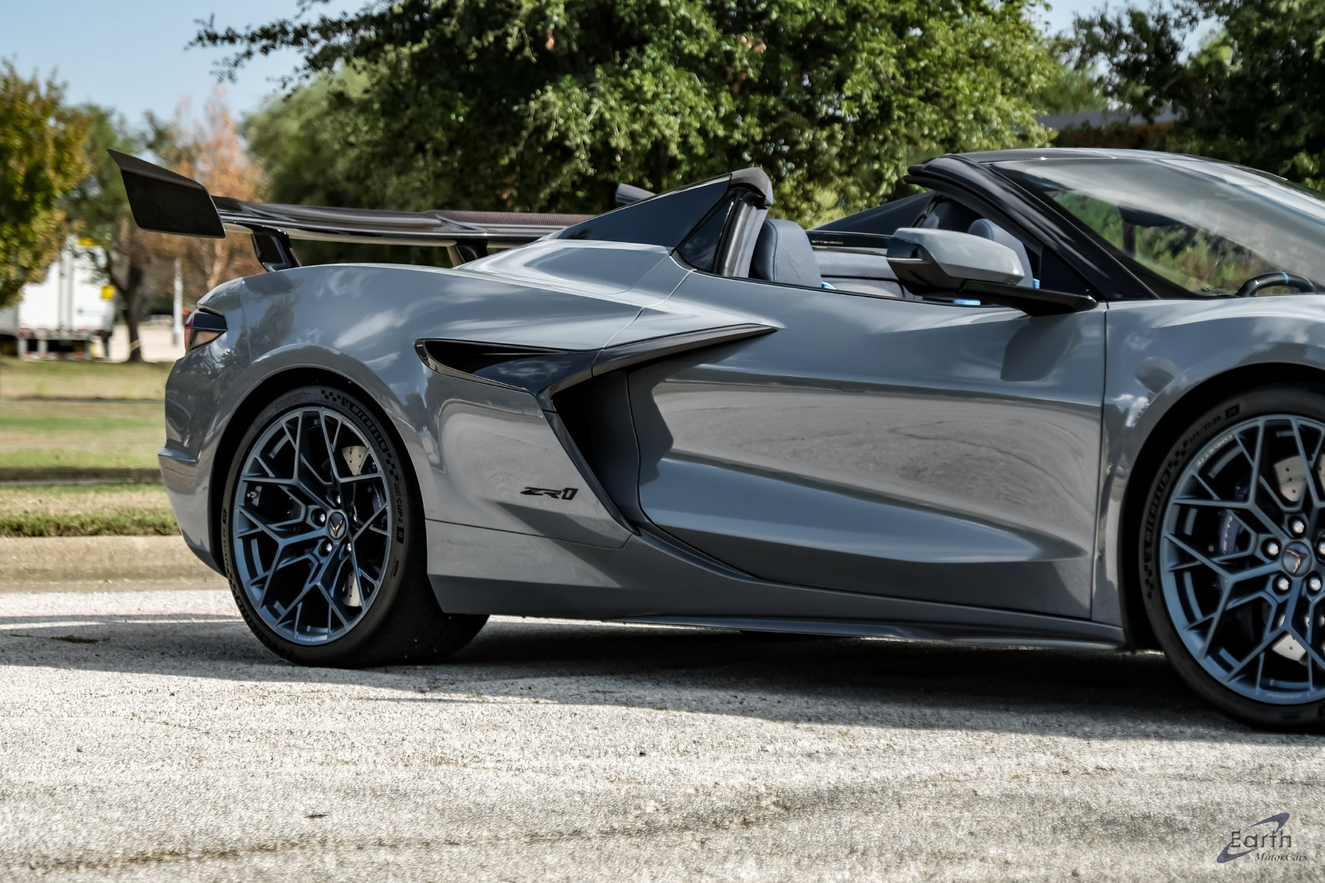 Used 2025 Chevrolet Corvette ZR1 w/ ZR1 Carbon Fiber Aero Package RWD image 36