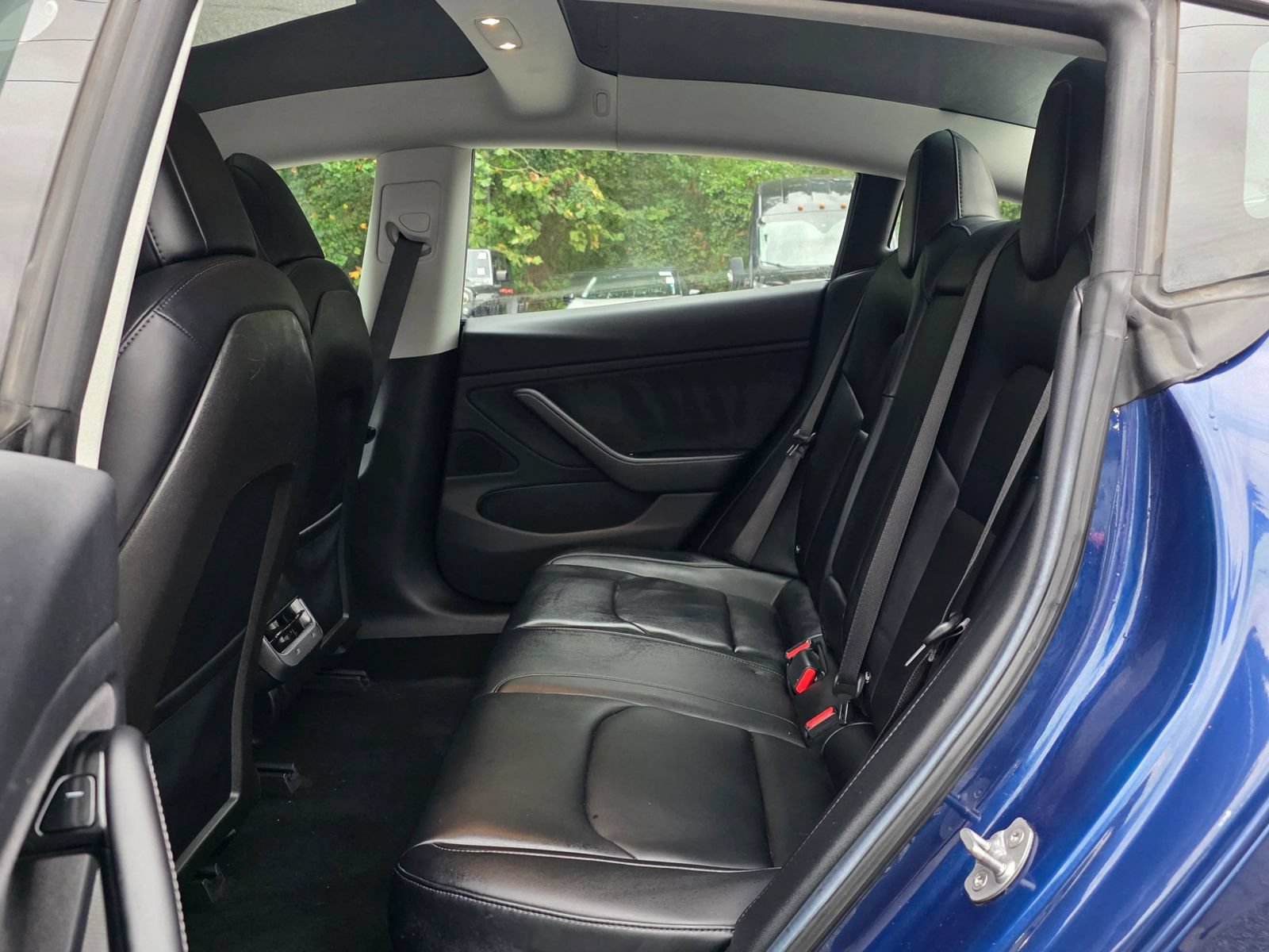 Used 2018 Tesla Model 3 Long Range RWD image 22