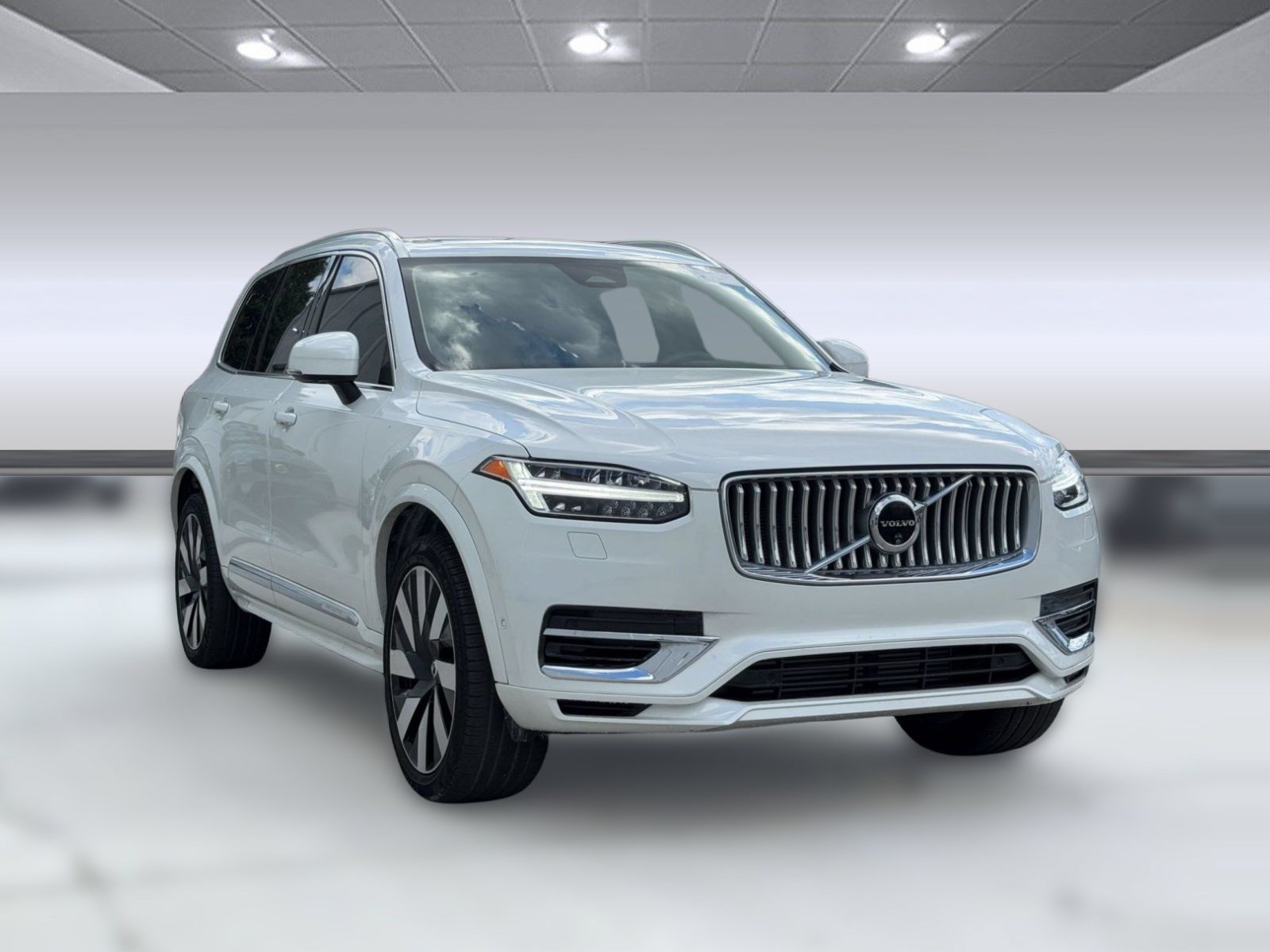 Used 2024 Volvo XC90 T8 Plus w/ Protection Package Premier AWD/4WD image 7