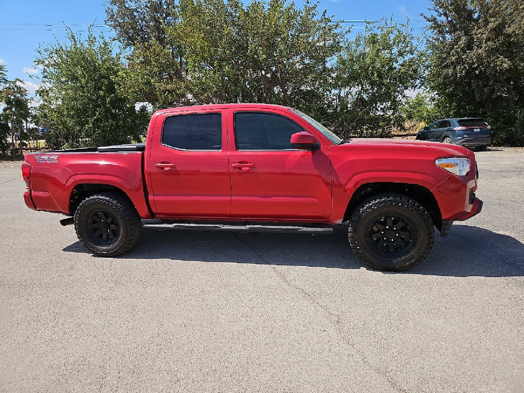 Used 2022 Toyota Tacoma SR AWD/4WD image 9