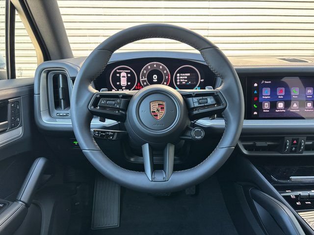 Used 2026 Porsche Cayenne AWD/4WD image 14
