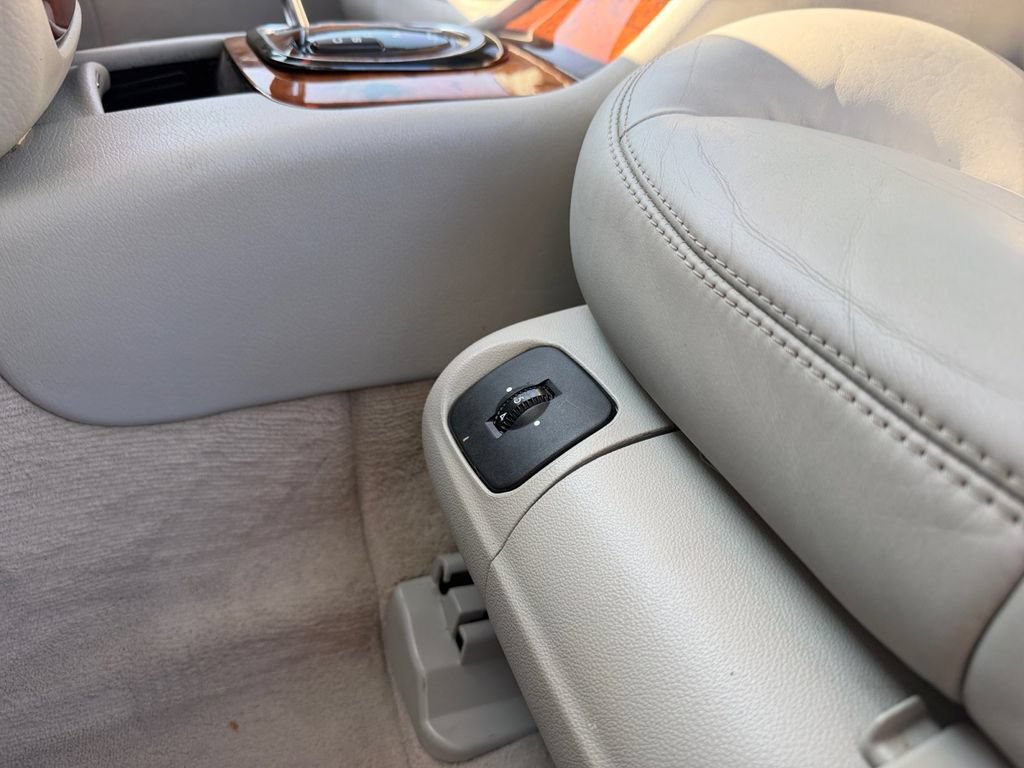 Used 2005 Mercedes-Benz S 500 4MATIC image 11