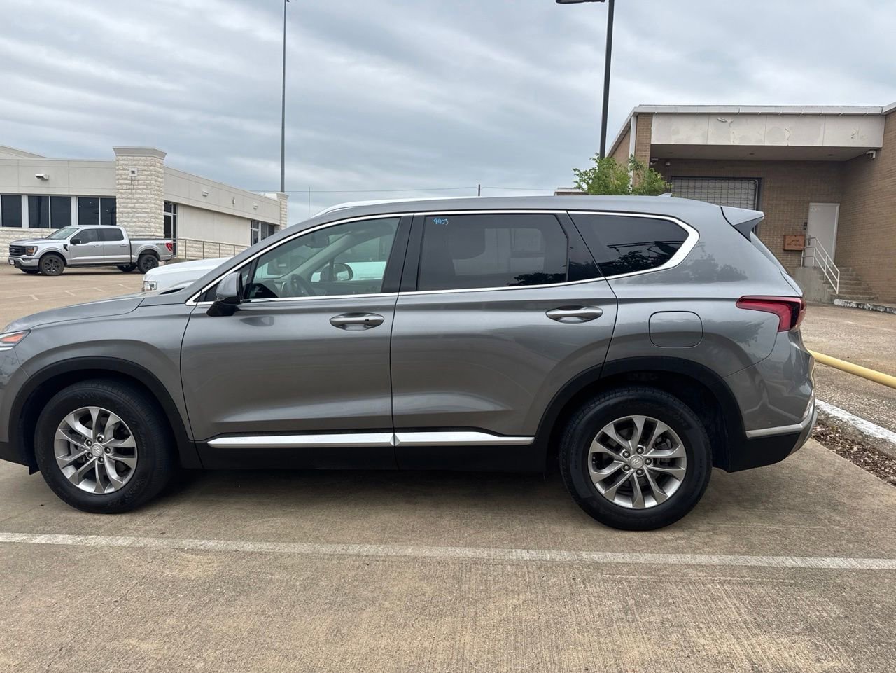 Used 2019 Hyundai Santa Fe SEL FWD image 7