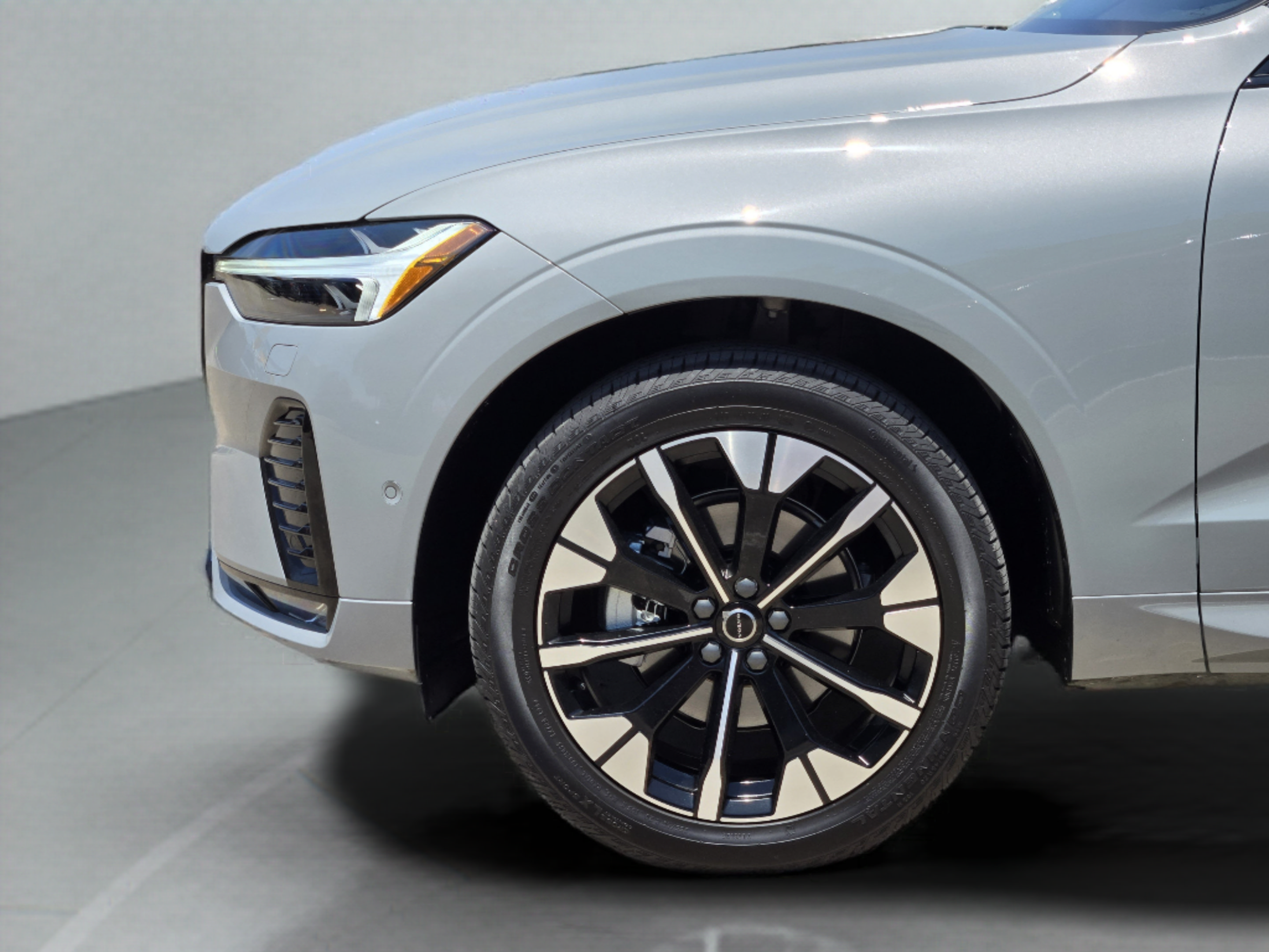 Certified 2026 Volvo XC60 B5 Plus w/ Protection Package Premier AWD/4WD image 35