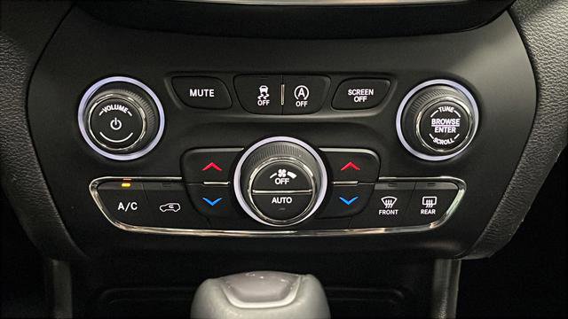 Used 2021 Jeep Cherokee Limited AWD/4WD image 21