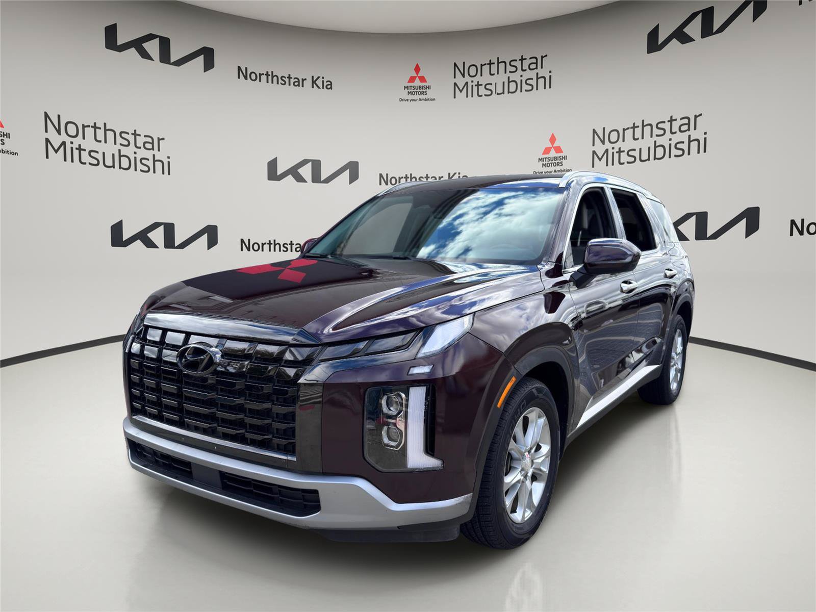 Used 2023 Hyundai Palisade SEL w/ Winter Package AWD/4WD image 1