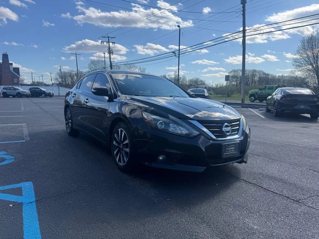 Used 2016 Nissan Altima 2.5 SL w/ 2.5 Technology w/LED Package image 3