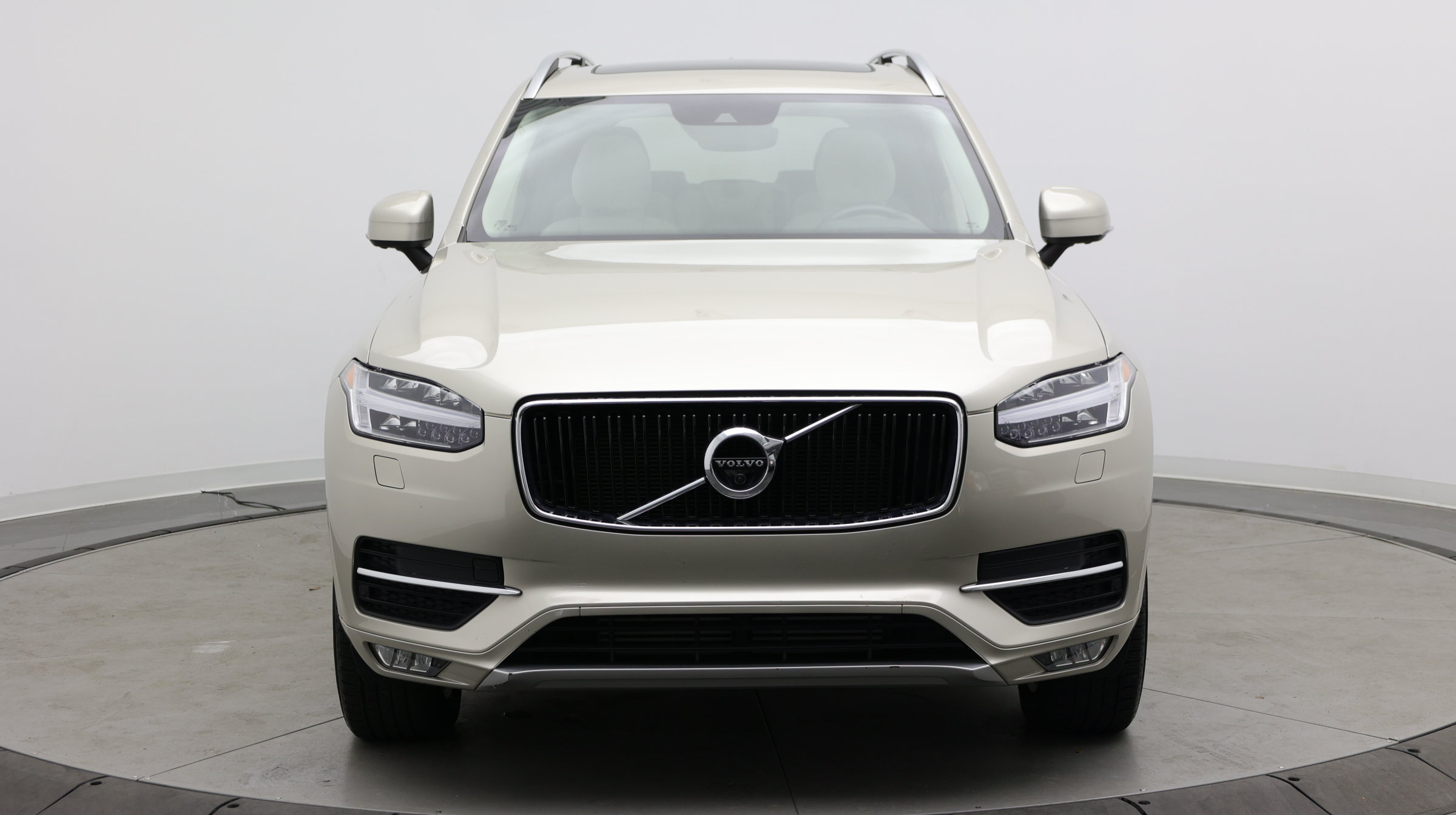 Used 2016 Volvo XC90 T6 Momentum w/ Momentum Plus Package AWD/4WD image 2