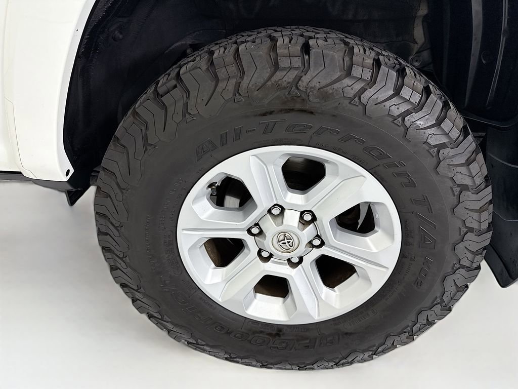 Used 2022 Toyota 4Runner SR5 Premium w/ Moonroof Package AWD/4WD image 30