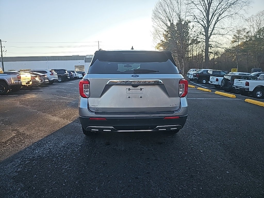 Used 2021 Ford Explorer XLT w/ Equipment Group 202A image 5