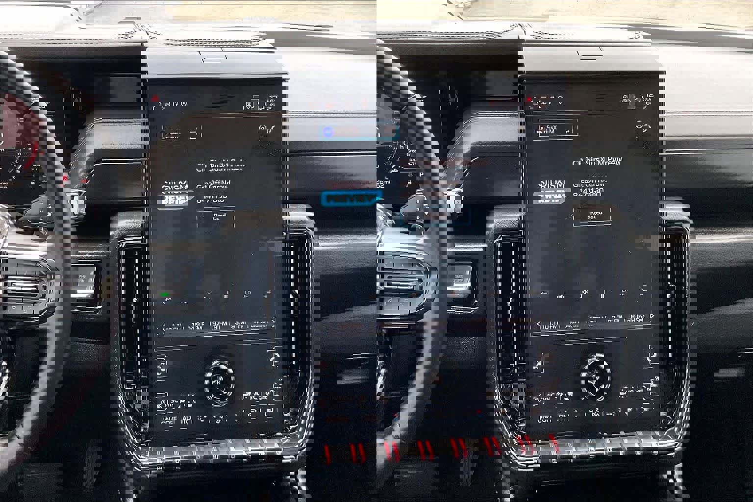 Used 2025 GMC Yukon AT4 w/ AT4 Premium Package image 6